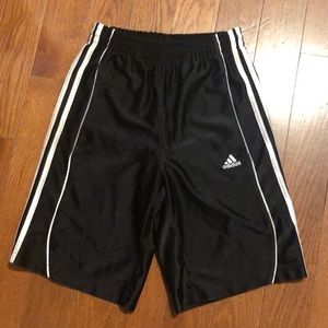 Adidas shorts size kids medium